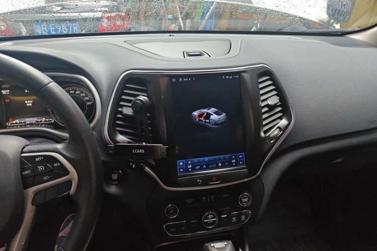 Used Jeep Cherokee 2016 2.4L Professional Smart Version Audio And AC Panel