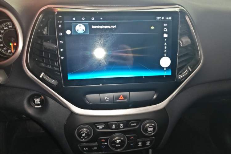 Used Jeep Cherokee 2016 2.4L Professional Edition Audio And AC Panel