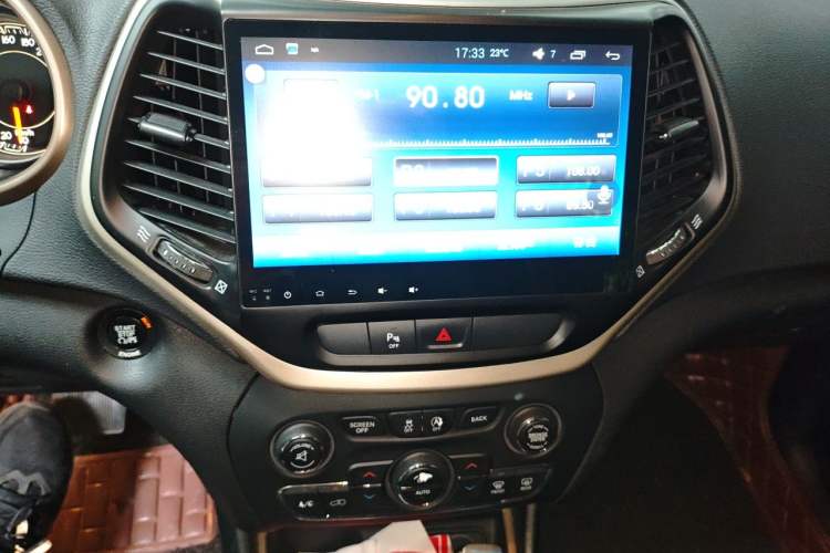 Used Jeep Cherokee 2016 2.4L Leading Edition Audio And AC Panel