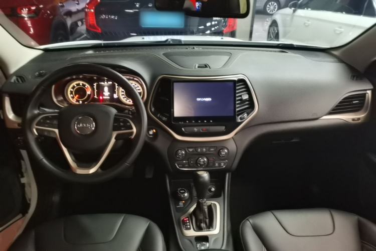 Used Jeep Cherokee 2016 2.4L Professional Edition Center Console