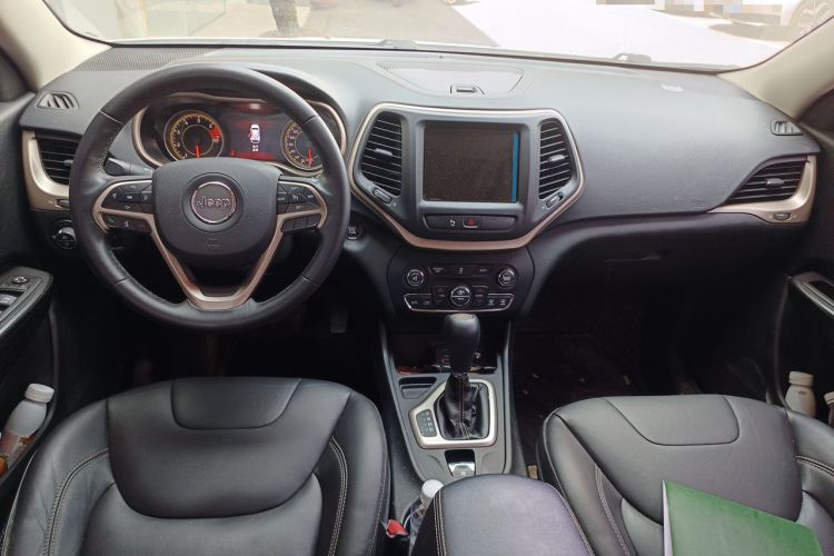 Used Jeep Cherokee 2016 2.0L Superior Edition Center Console
