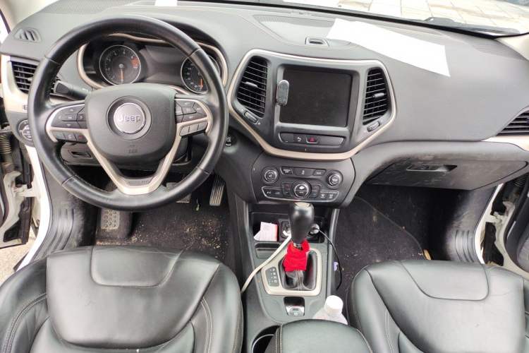 Used Jeep Cherokee 2016 2.0L Superior Edition Center Console