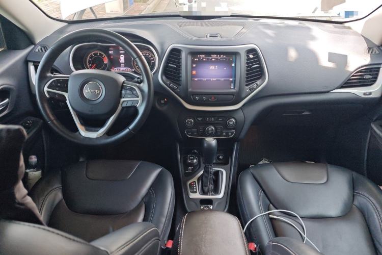 Used Jeep Cherokee 2016 2.4L Superior Edition Center Console