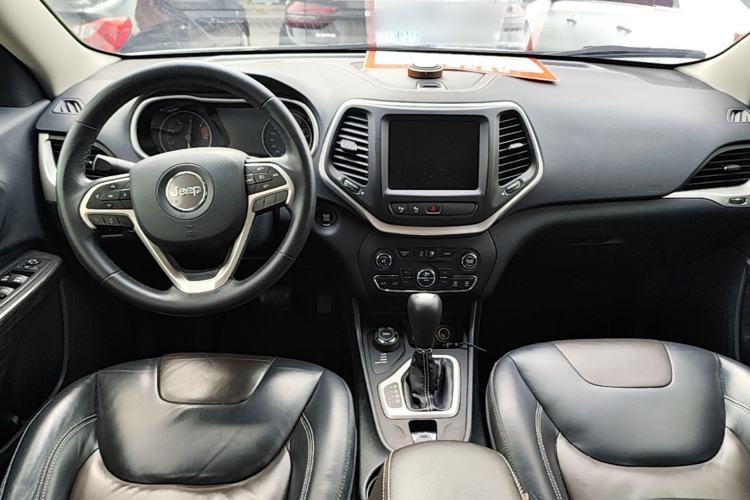 Used Jeep Cherokee 2016 2.4L Superior Edition Center Console