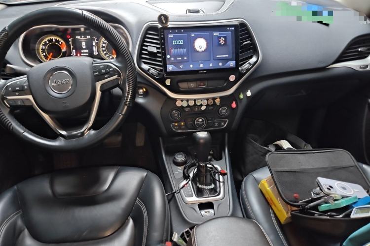 Used Jeep Cherokee 2016 2.4L Professional Edition Center Console