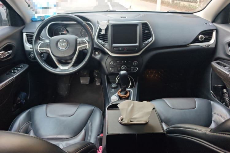 Used Jeep Cherokee 2016 2.4L Professional Smart Version Center Console