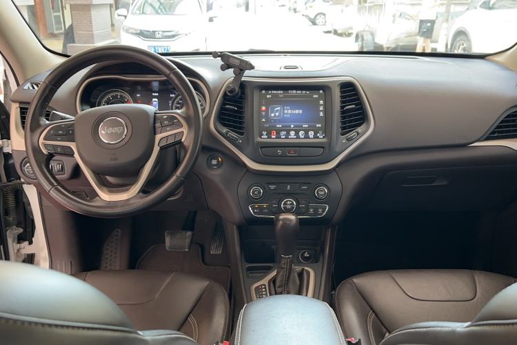 Used Jeep Cherokee 2016 2.0L Superior Edition Center Console