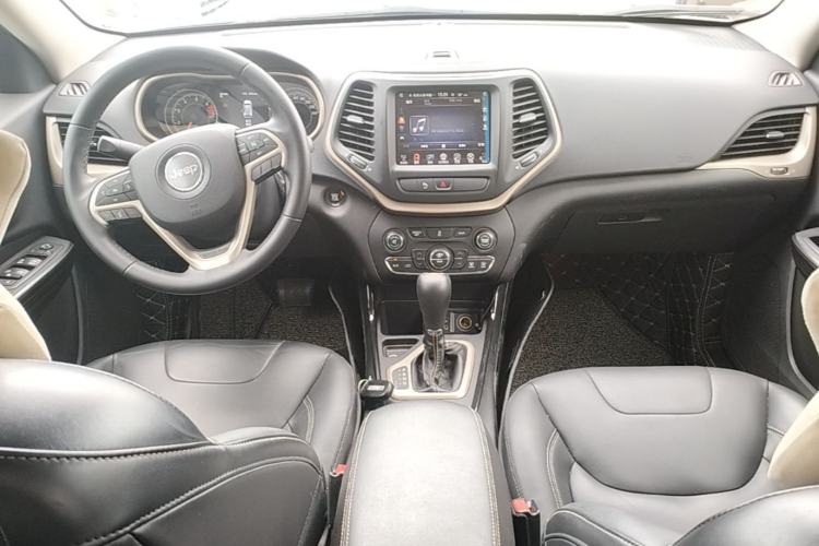 Used Jeep Cherokee 2016 2.0L Superior Edition Center Console