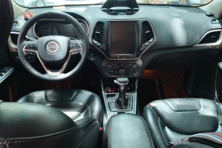 Used Jeep Cherokee 2016 2.0L Superior Edition Center Console