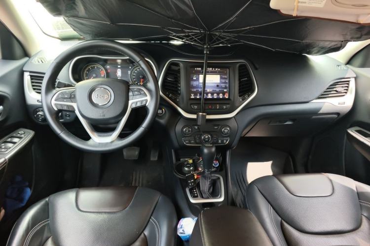 Used Jeep Cherokee 2016 2.4L All-in-One Edition Center Console