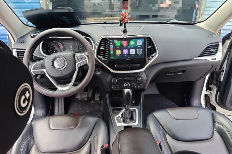 Used Jeep Cherokee 2016 2.4L Leading Edition Center Console