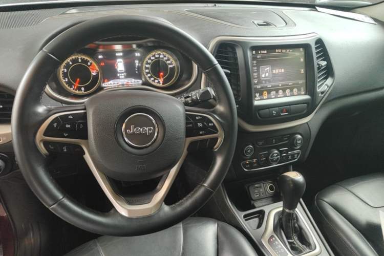 Used Jeep Cherokee 2016 2.0L Superior Edition Center Console