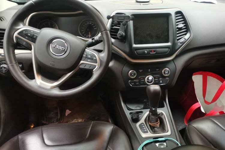 Used Jeep Cherokee 2016 2.0L Superior Edition Center Console