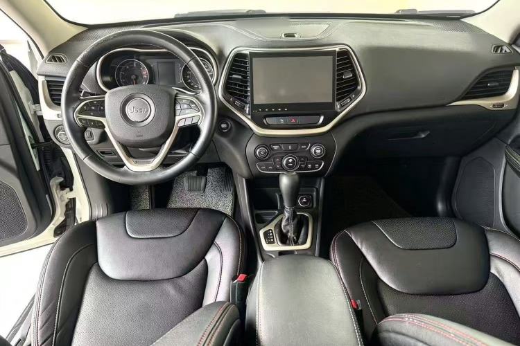 Used Jeep Cherokee 2016 2.0L Leading Edition Center Console