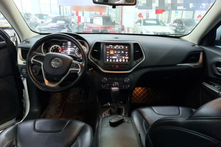 Used Jeep Cherokee 2016 2.0L Superior Edition Center Console
