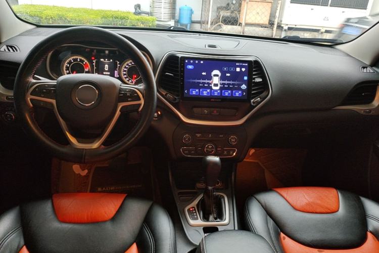 Used Jeep Cherokee 2016 2.0L Leading Edition Center Console