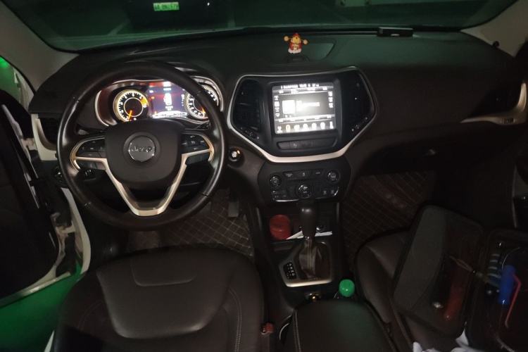 Used Jeep Cherokee 2016 2.0L Superior Edition Center Console