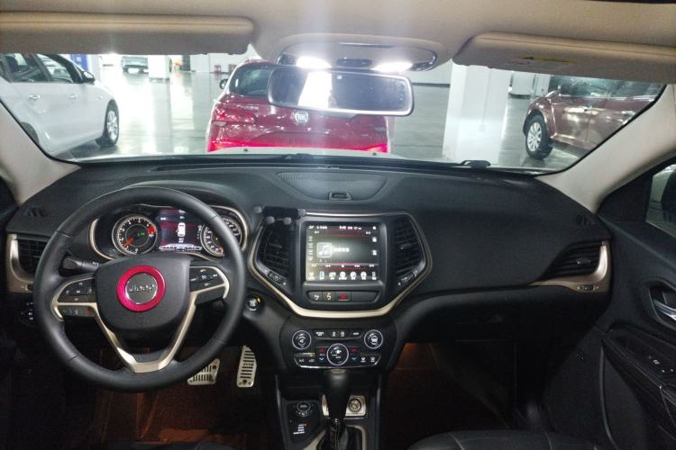 Used Jeep Cherokee 2016 2.4L Superior Edition Center Console