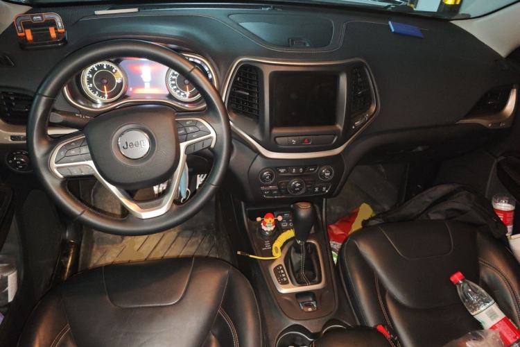 Used Jeep Cherokee 2016 2.4L 75th Anniversary Edition Center Console