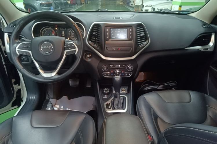 Used Jeep Cherokee 2016 2.4L Professional Edition Center Console