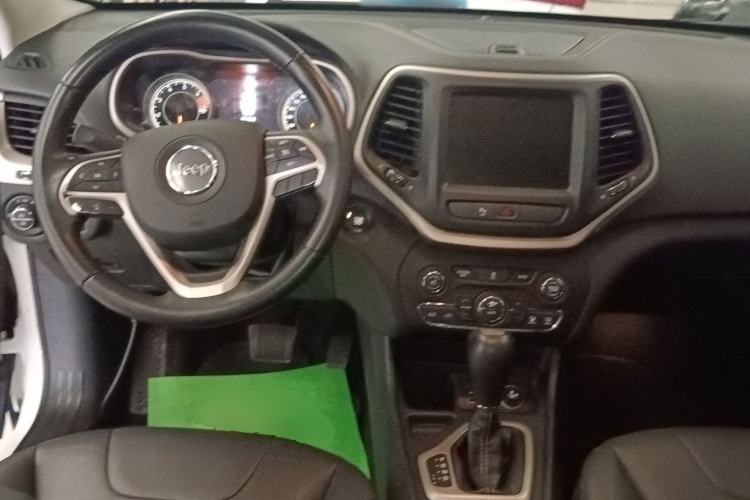 Used Jeep Cherokee 2016 2.0L Superior Edition Center Console