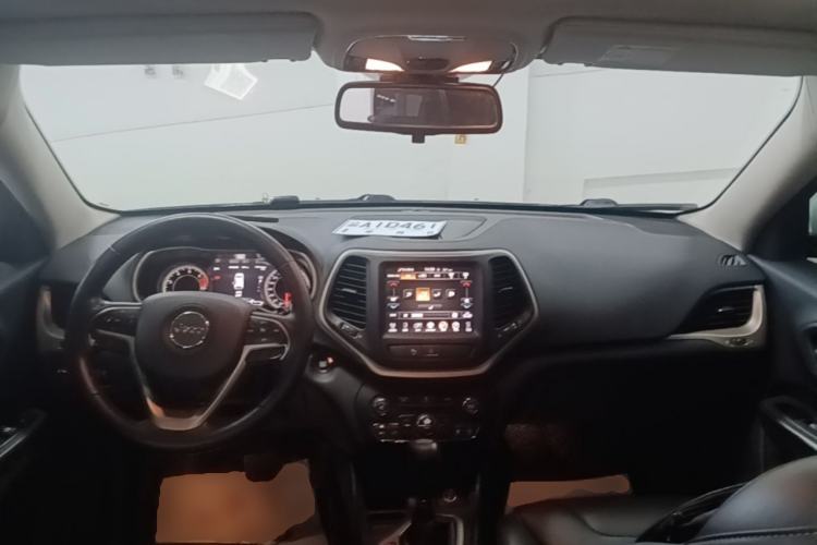 Used Jeep Cherokee 2016 2.0L Superior Edition Center Console