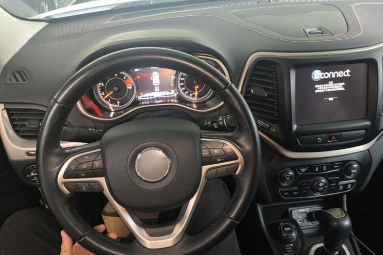 Used Jeep Cherokee 2016 2.4L 75th Anniversary Edition Center Console