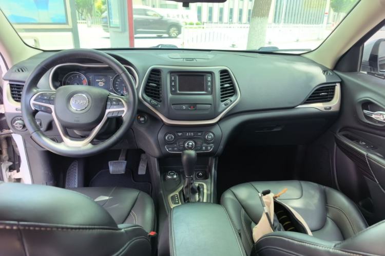Used Jeep Cherokee 2016 2.4L Professional Edition Center Console