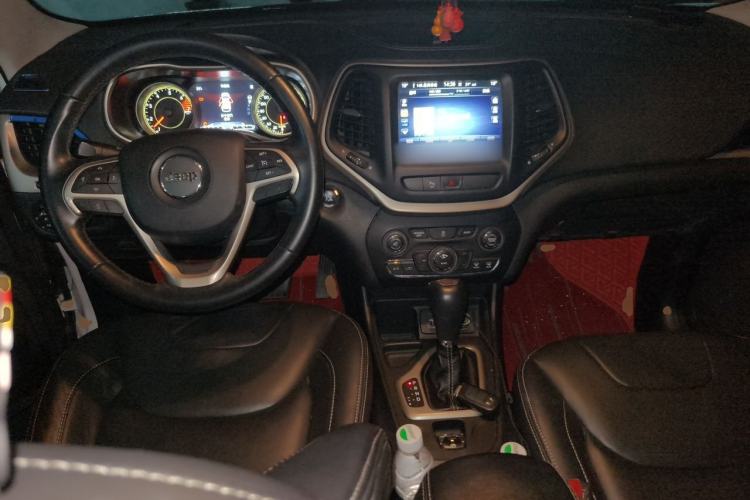 Used Jeep Cherokee 2016 2.0L Superior Edition Center Console