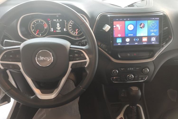 Used Jeep Cherokee 2016 2.4L Leading Edition Center Console