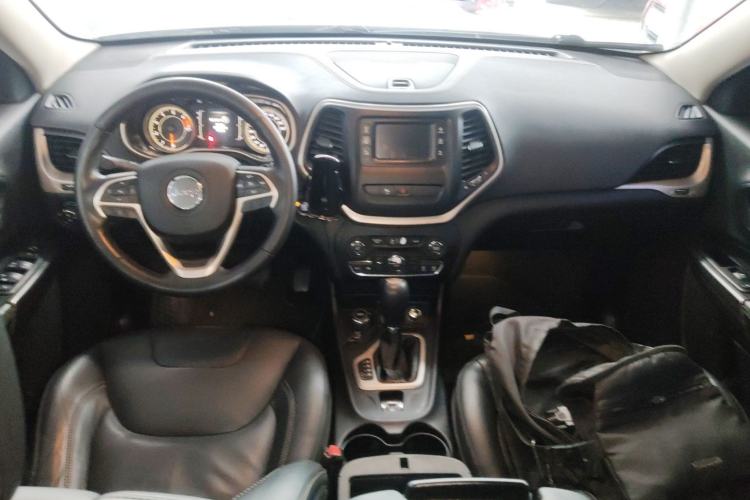 Used Jeep Cherokee 2016 2.4L Professional Edition Center Console