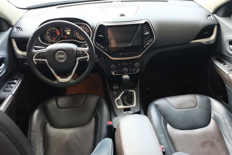 Used Jeep Cherokee 2016 2.4L Professional Edition Center Console