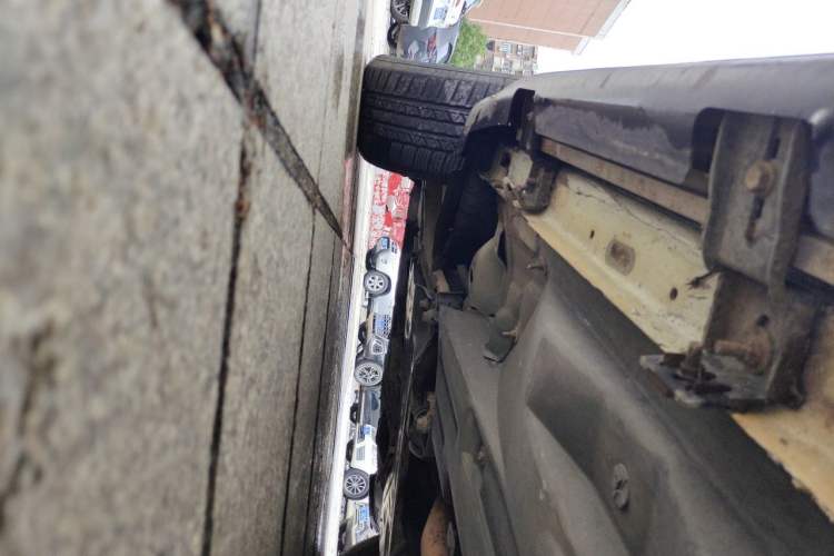 Used Jeep Cherokee 2016 2.0L Superior Edition Chassis Front Left
