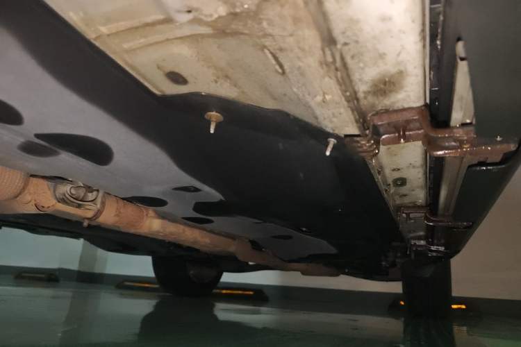 Used Jeep Cherokee 2016 2.4L Superior Edition Chassis Front Left