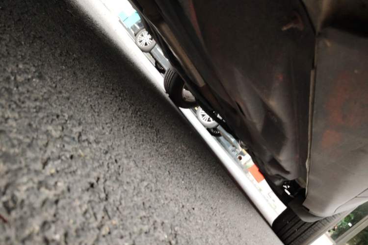 Used Jeep Cherokee 2016 2.0L Superior Edition Chassis Front Left
