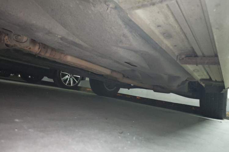 Used Jeep Cherokee 2016 2.4L Professional Edition Chassis Front Left