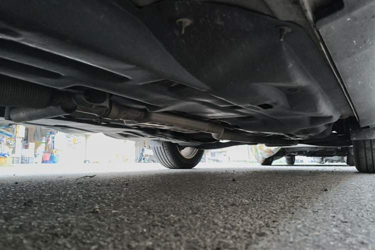 Used Jeep Cherokee 2016 2.4L Superior Edition Chassis Front Left