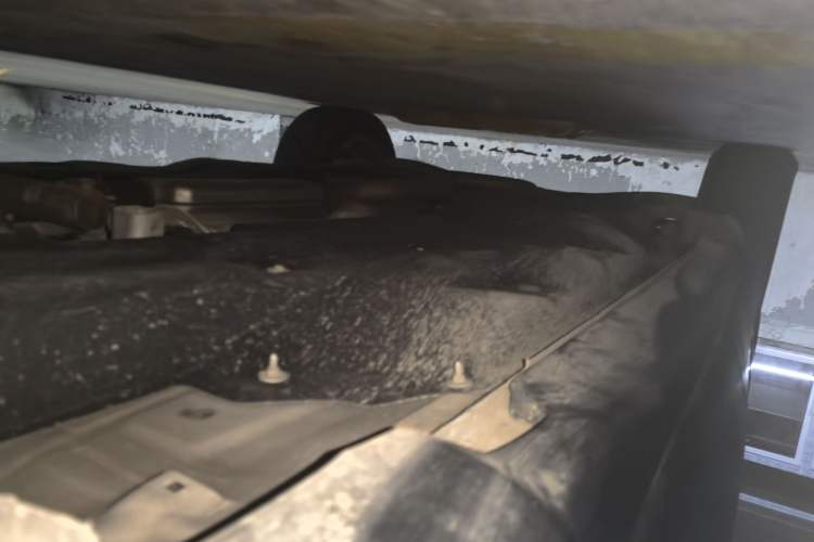 Used Jeep Cherokee 2016 2.4L Professional Smart Version Chassis Front Right
