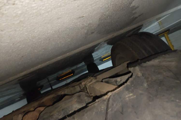 Used Jeep Cherokee 2016 2.0L Superior Edition Chassis Front Right