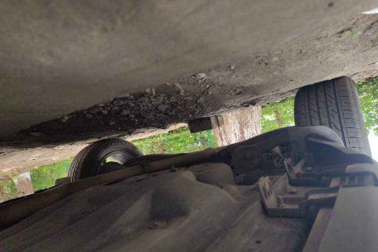 Used Jeep Cherokee 2016 2.0L Superior Edition Chassis Front Right
