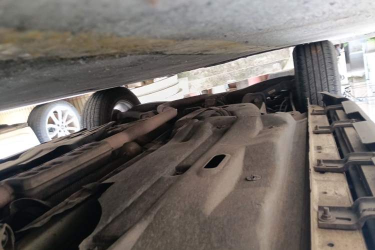 Used Jeep Cherokee 2016 2.4L Professional Smart Version Chassis Front Right