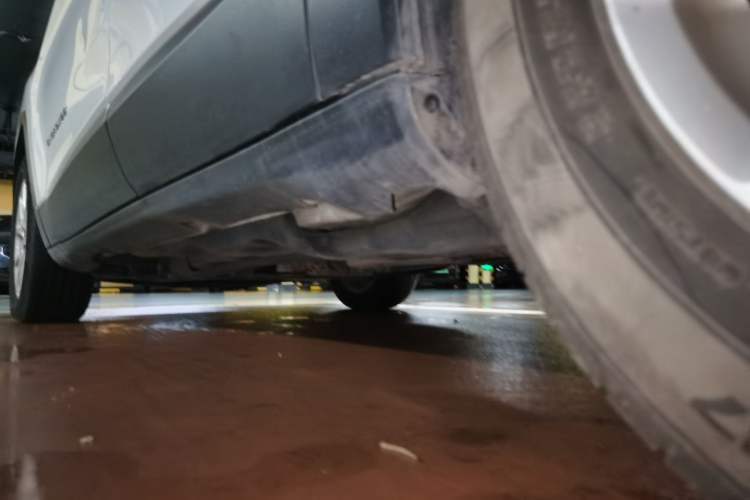 Used Jeep Cherokee 2016 2.4L Leading Edition Chassis Rear Left