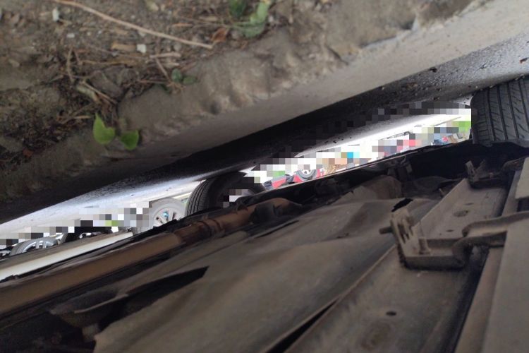 Used Jeep Cherokee 2016 2.0L Superior Edition Chassis Rear Left