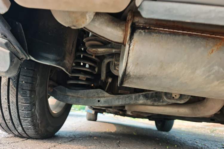 Used Jeep Cherokee 2016 2.4L Professional Edition Chassis Rear Left
