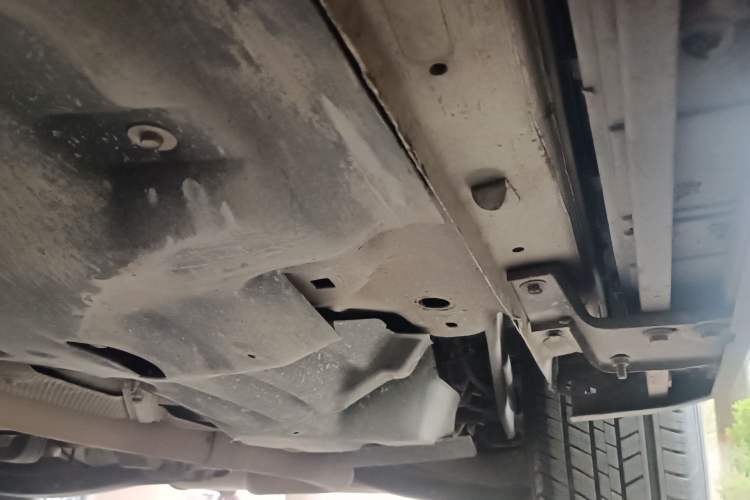 Used Jeep Cherokee 2016 2.4L Professional Edition Chassis Rear Left