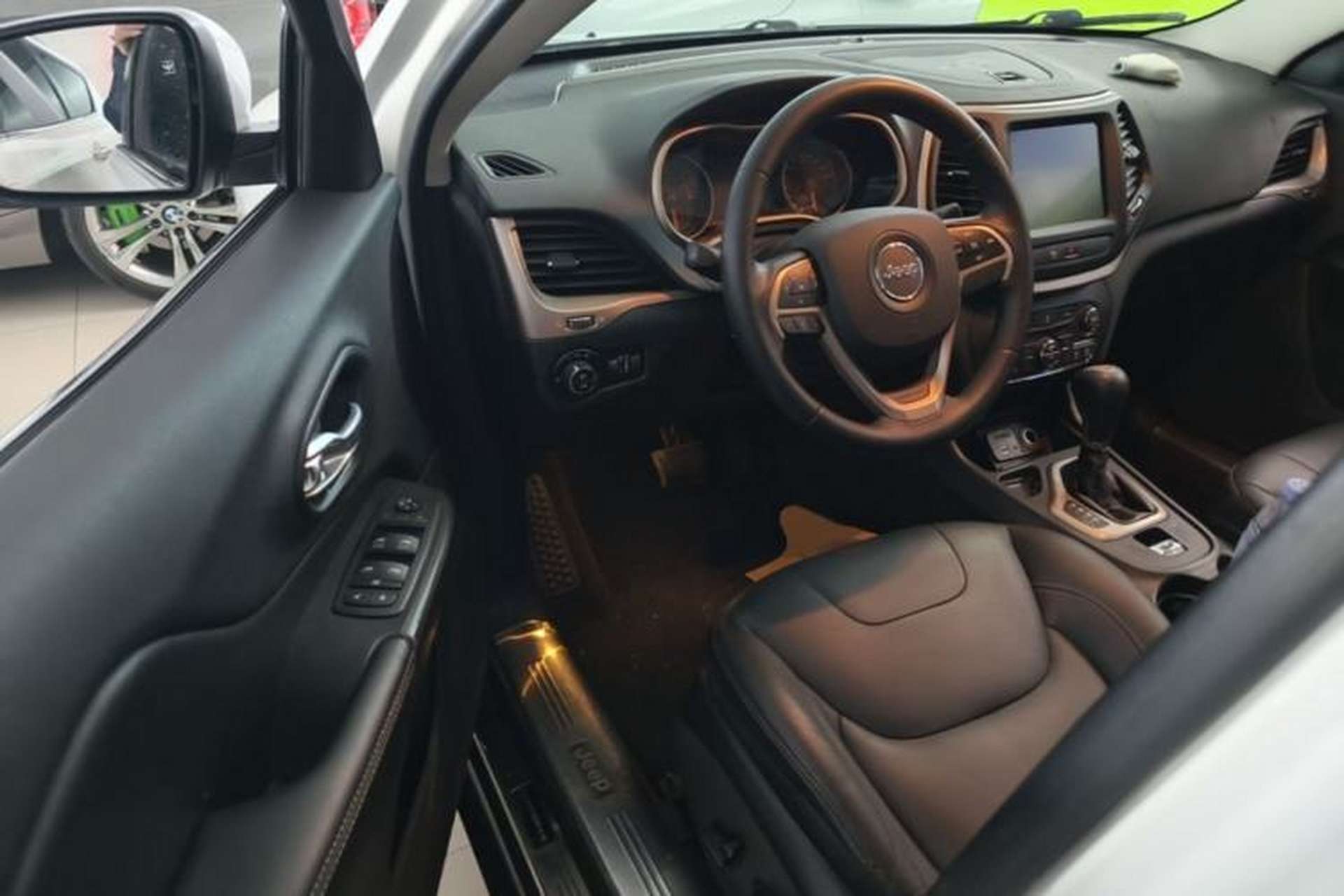 Used Jeep Cherokee 2016 2.0L Superior Edition Driver Seat