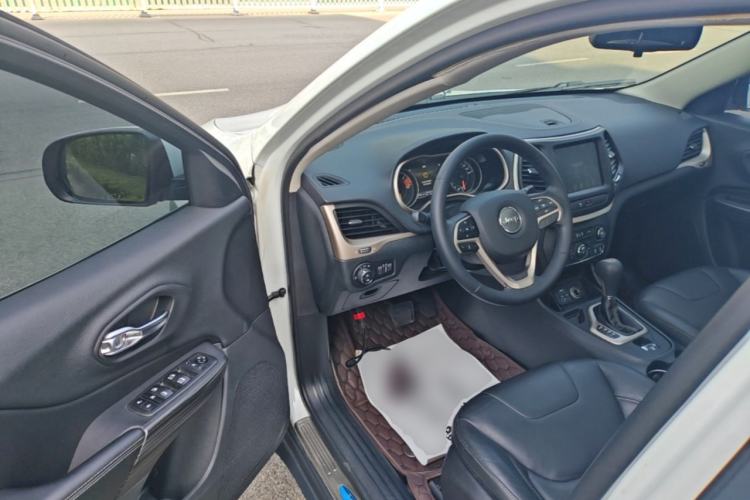 Used Jeep Cherokee 2016 2.4L Leading Smart Version Driver Seat