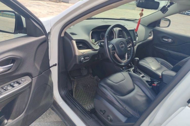 Used Jeep Cherokee 2016 2.4L Leading Smart Version Driver Seat