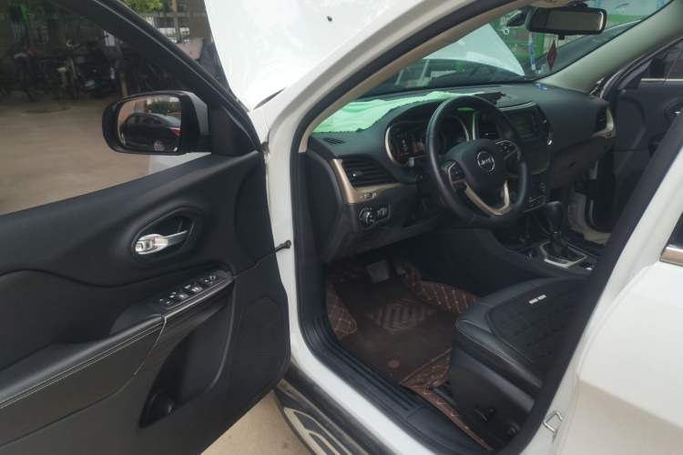 Used Jeep Cherokee 2016 2.4L Leading Edition Driver Seat