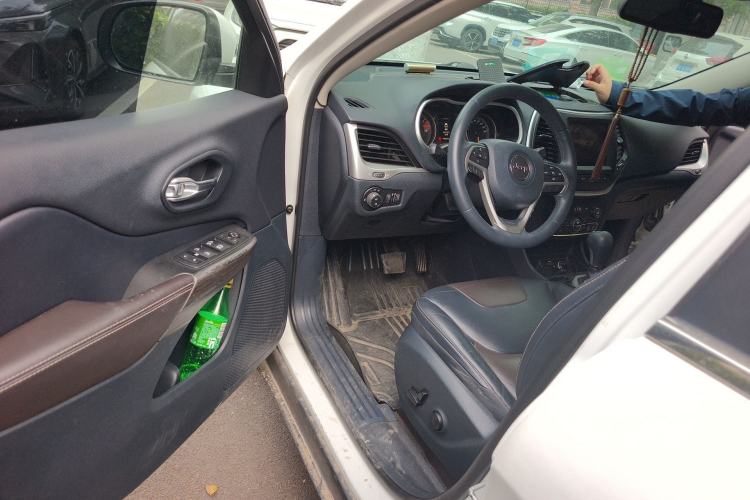 Used Jeep Cherokee 2016 2.4L Leading Edition Driver Seat